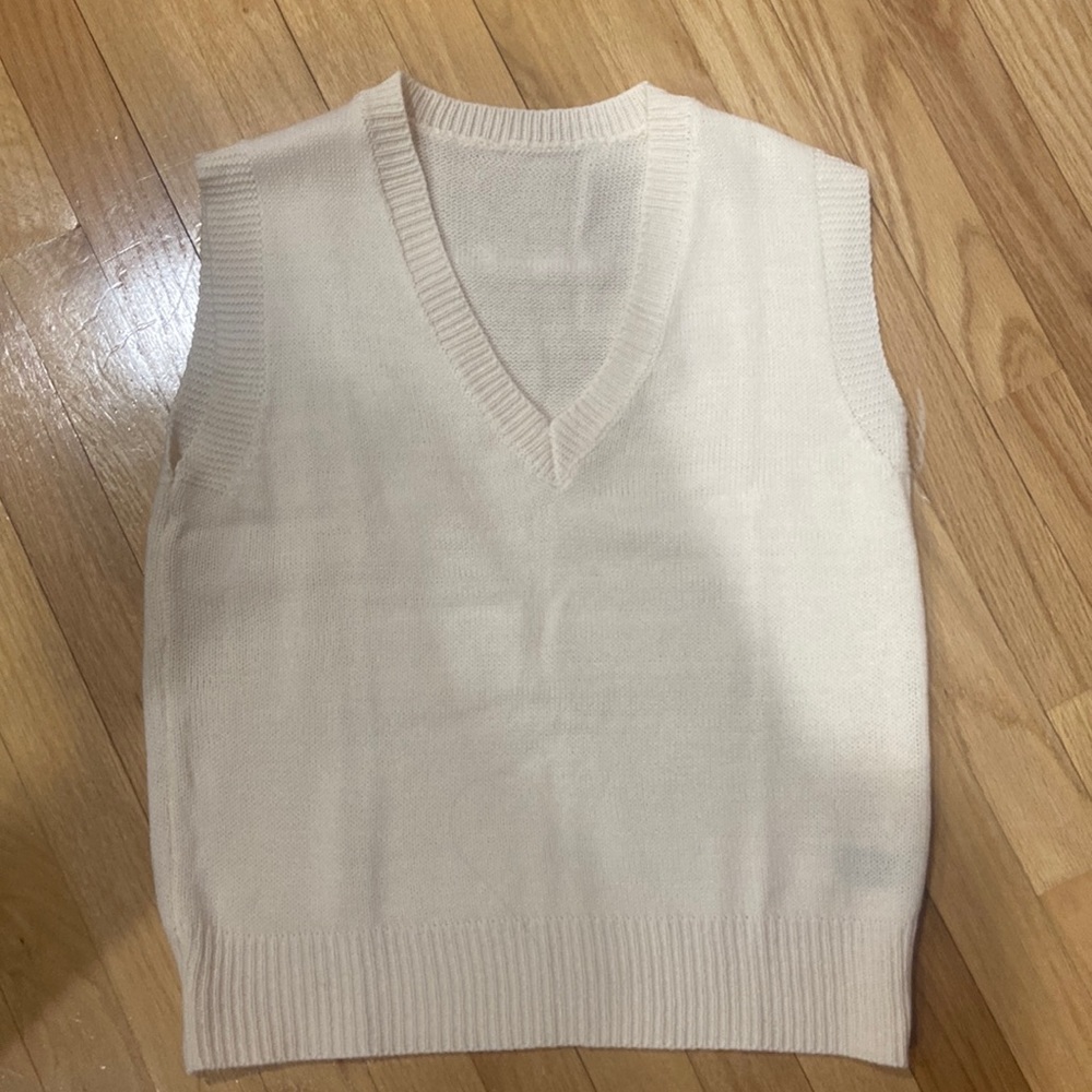 White V Neck sweater